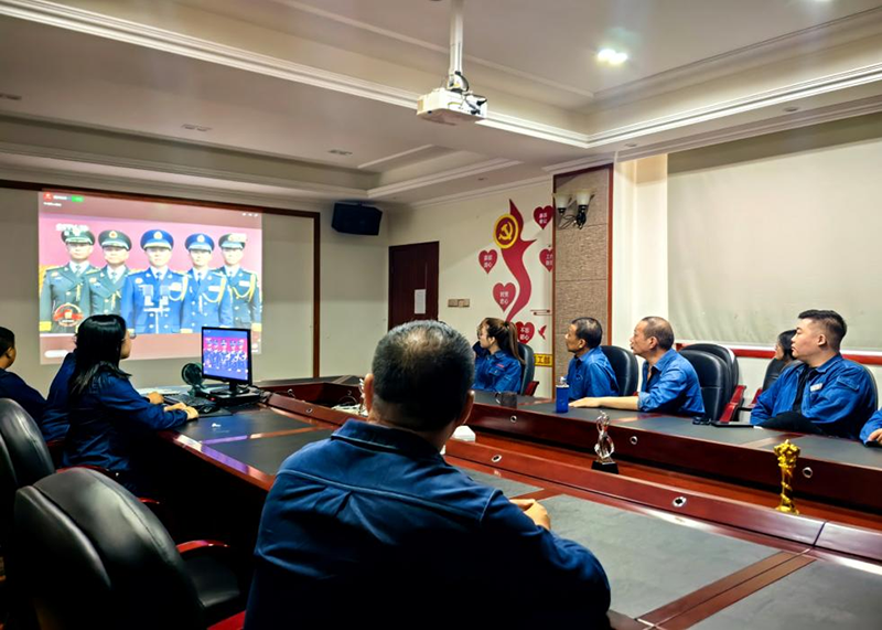  弘旭公司組織觀看九三閱兵式，激發(fā)愛國熱情(圖3)