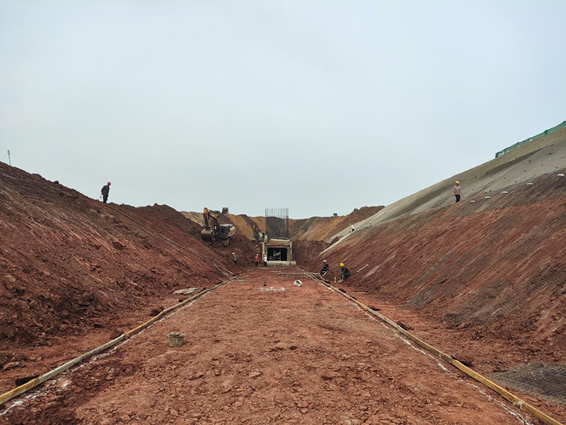 箱涵基坑全線貫通！傅利才、陳懋金蒞臨現(xiàn)場指導(dǎo)(圖2)