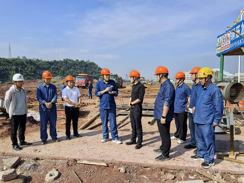 傅利才、郭春建到化工園區(qū)項目現(xiàn)場開展節(jié)前安全檢查(圖3)